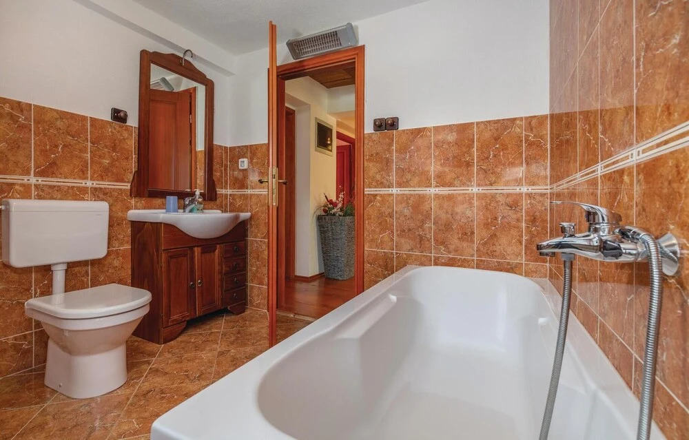 Nice Home in Vodnjan With Wifi and 4 Bedrooms