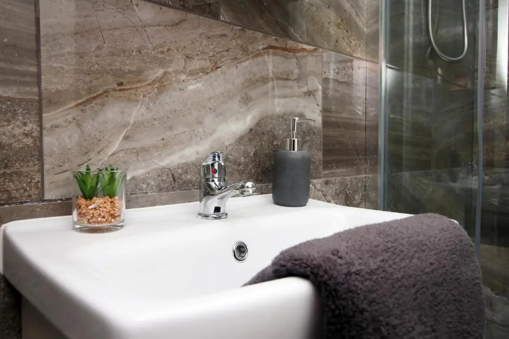 The Bank - LONG STAY OFFER - 1 Bed City Centre Apartment with Parking by CTO Serviced Apartments