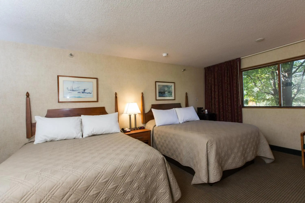 Commodores Inn