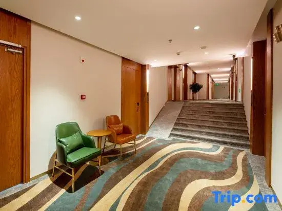 James Joyce Coffetel Hotel (Jinan Gangcheng District Yinzuo Mall)