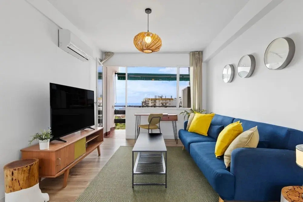 Stylish Stay With Pool & Sea Views