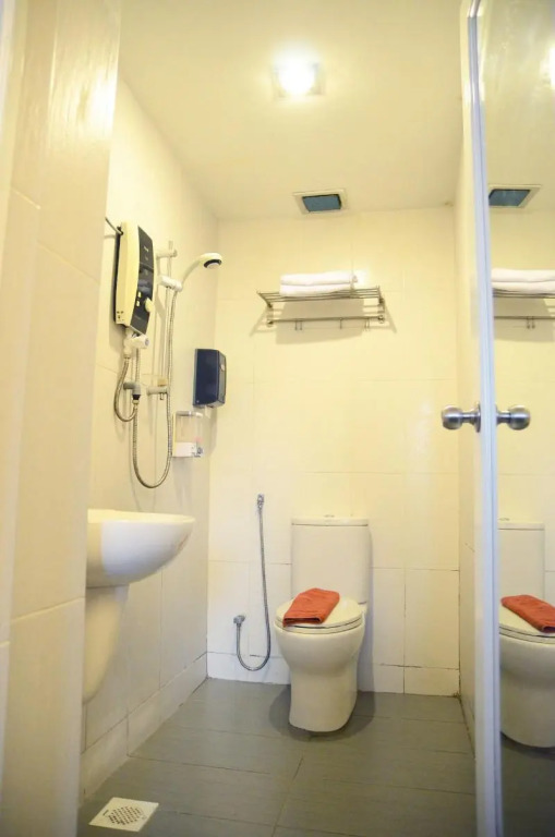 Newland Hotel by Ardens - Taman Pelangi, Johor Bahru