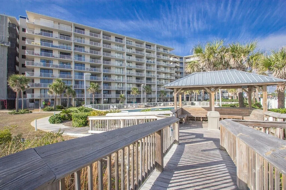 Beach View 3br/2ba W/pools Sleeps 8