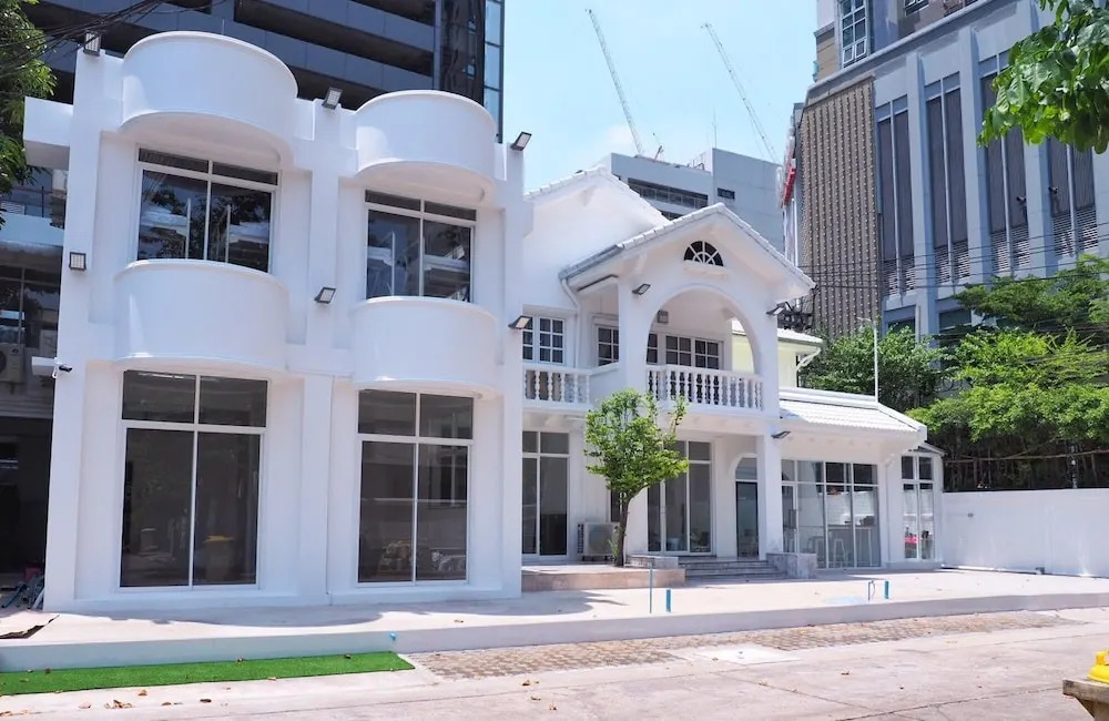 Esse Hostel