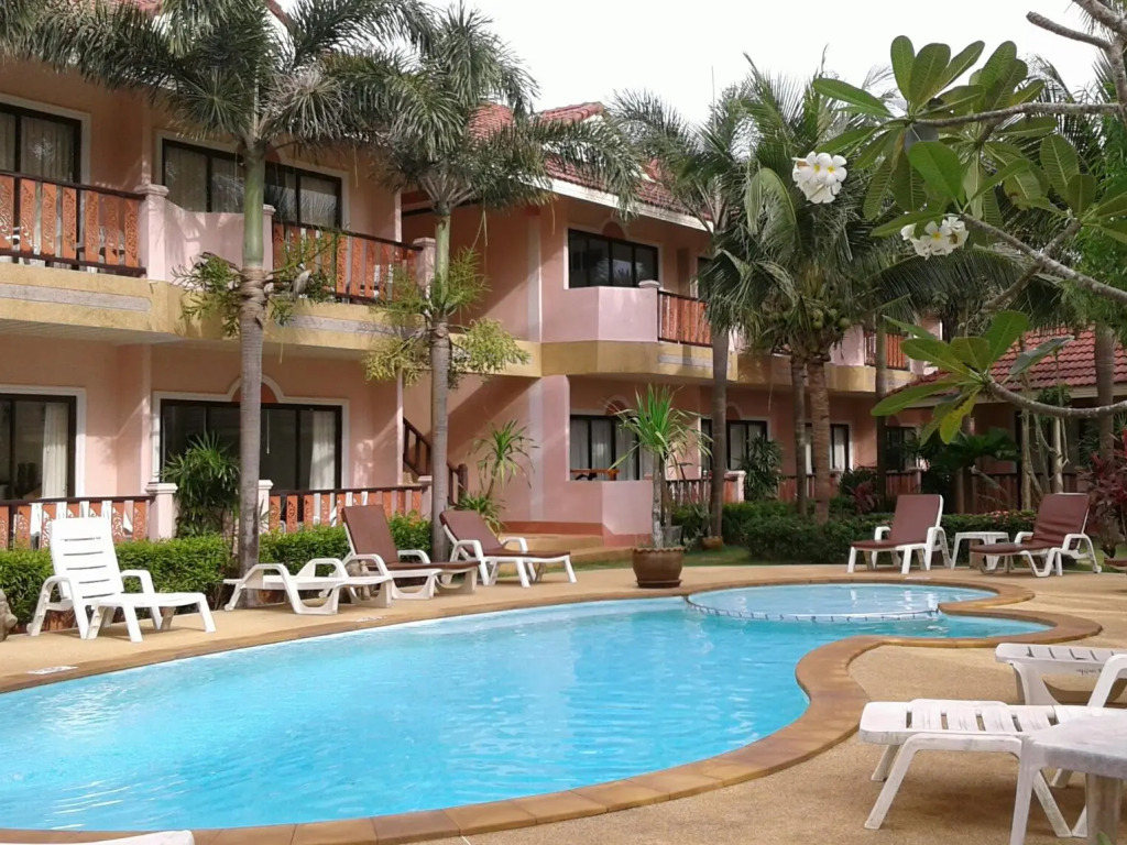 Lanta Seafront Resort