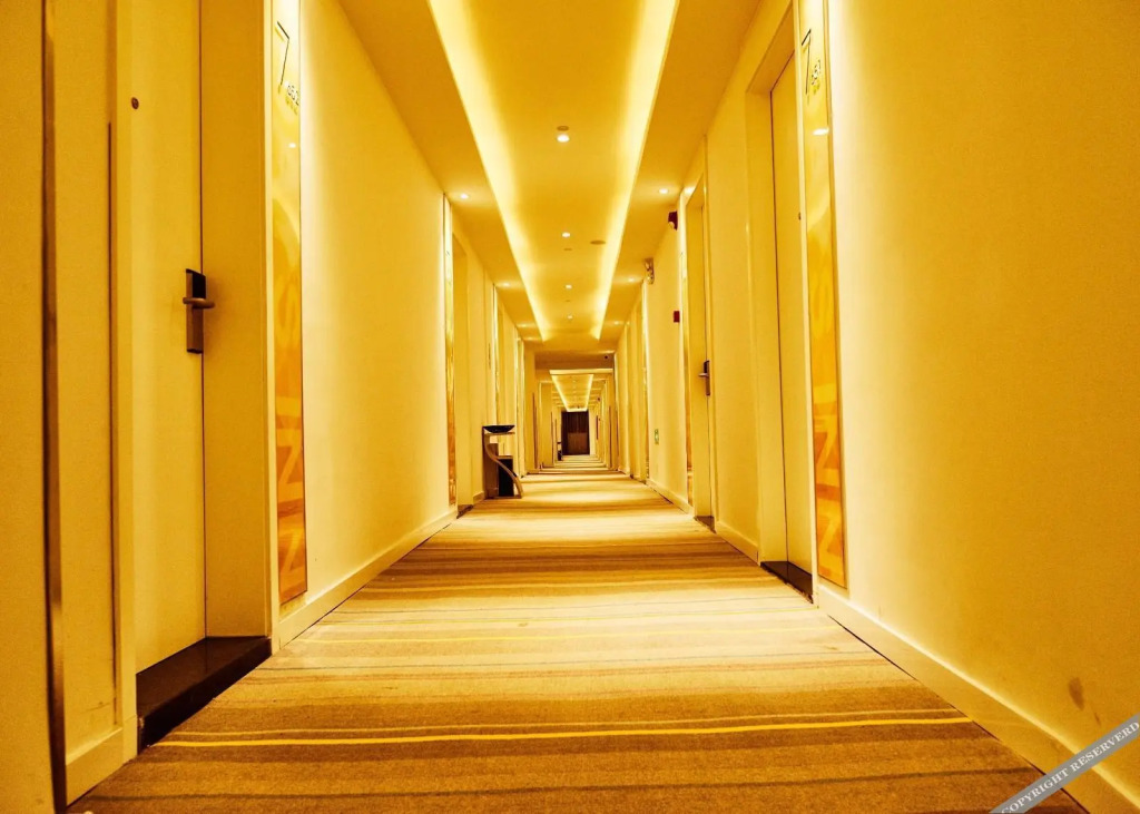 7 Days Inn·Jiangyin Changjing Town Changlong Square
