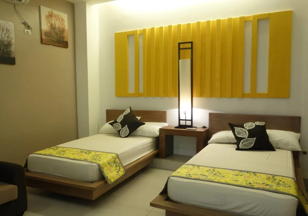 Hotel Monde
