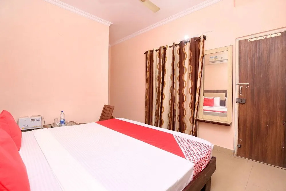 OYO 24423 Hotel Royal