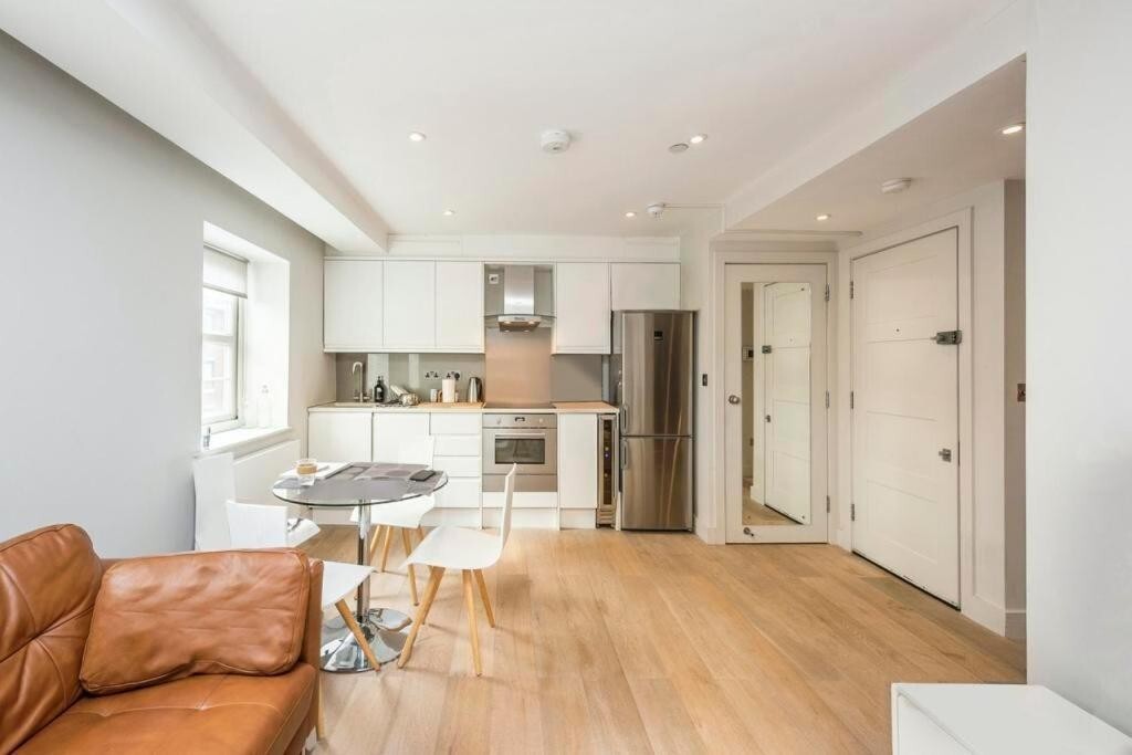 Cleveland Street by Aeria Apartments