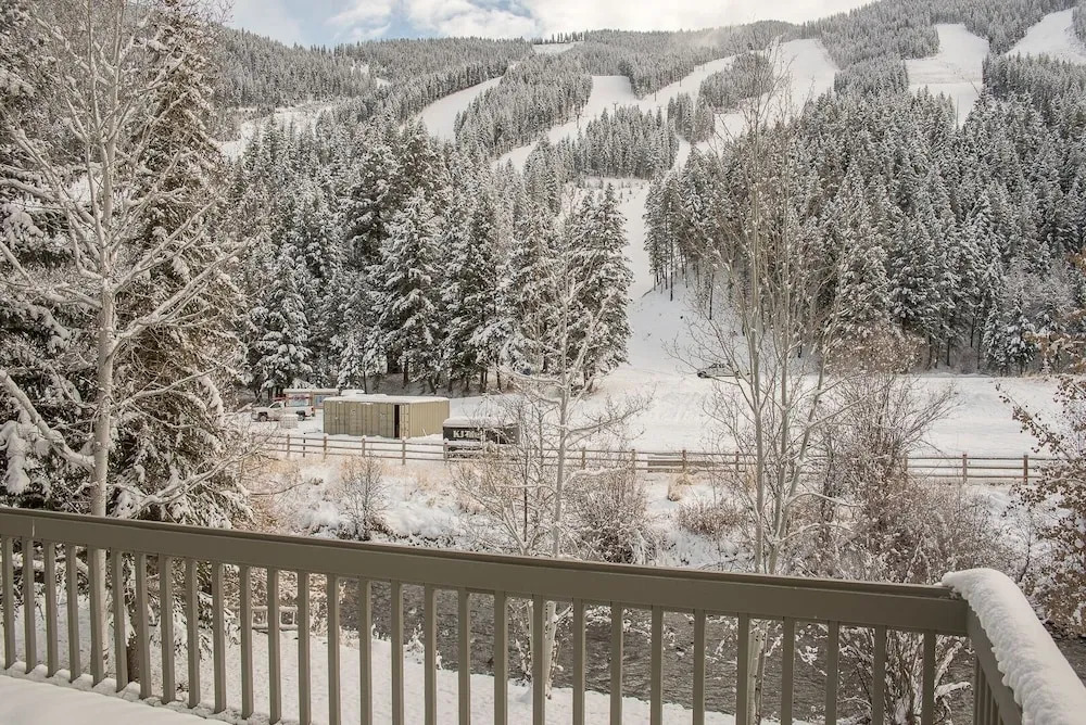 Pinnacle #8 - 3 Br Condo