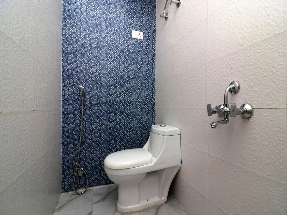 OYO 23320 Hotel Ozone