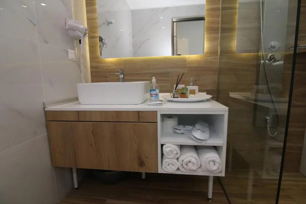 Lakones Deluxe Suites
