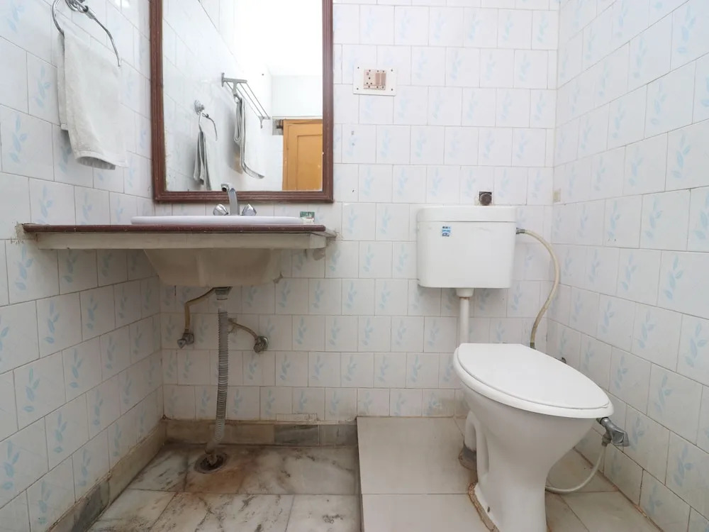 Collection O 28628 Hotel Himgiri Residency
