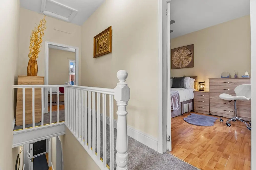 Manchester Seymour Escape Spacious 4BR Home for 8