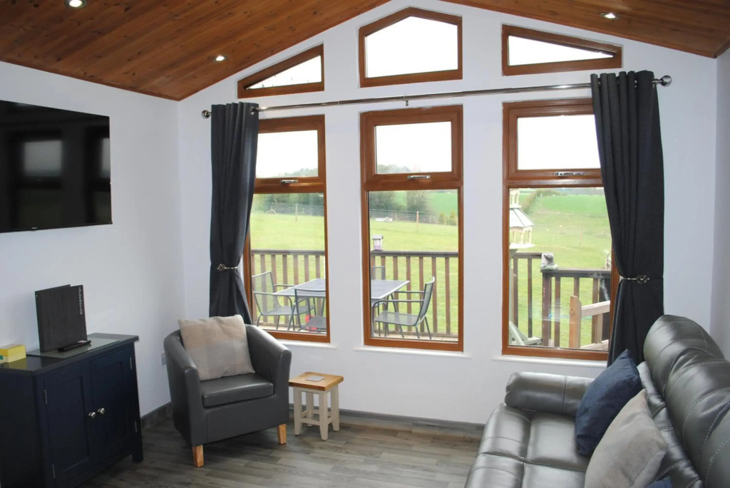 FAIRVIEW FARM Holiday Accommodation has 13 LODGES and CABINS in Ravenshead, Nottingham near Sherwood Forest and our farm has 88 acres of lovely walks and views with pet animals