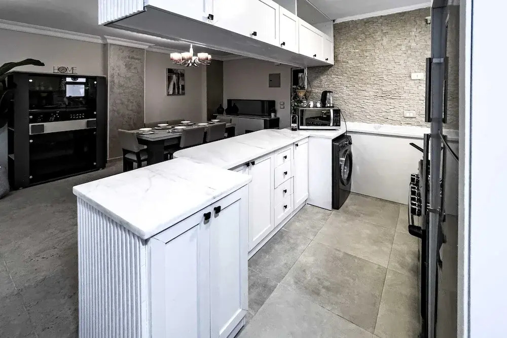 Xuru Stays I Elegant & Modern 3 BDR Apt. @ Heliopolis