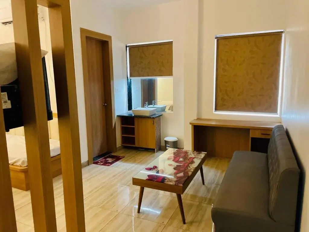 Hotel B P Emerald, Mathura