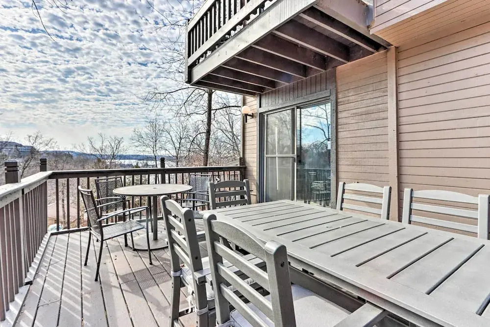 < 1 Mi to Margaritaville Resort: Osage Beach Home!