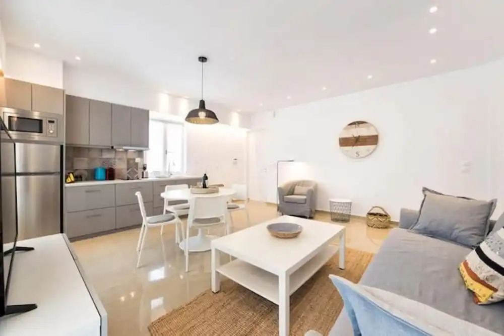 Naousa Center Living