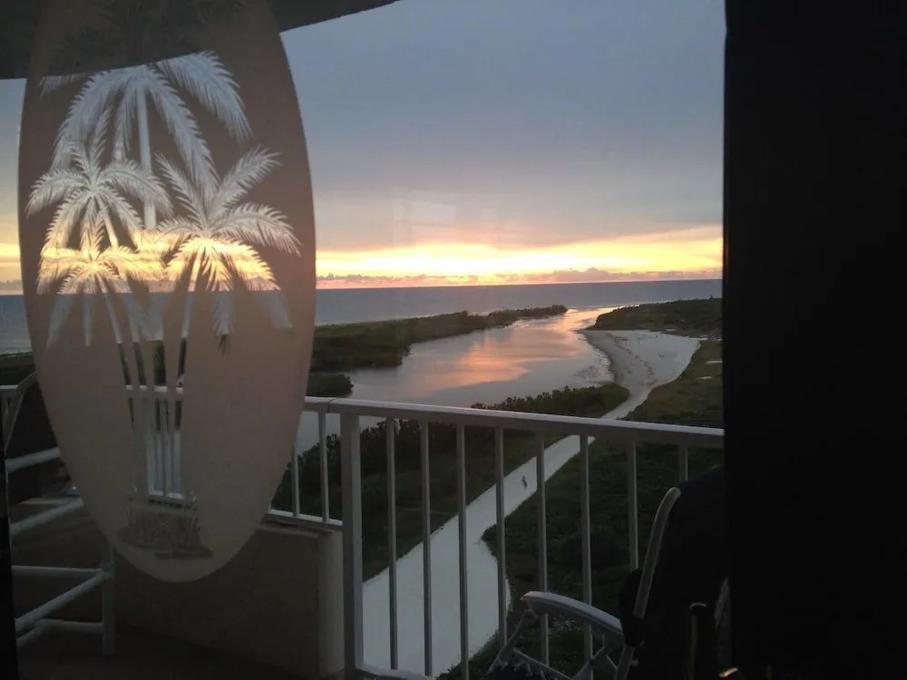 South Seas Tower 3-1512