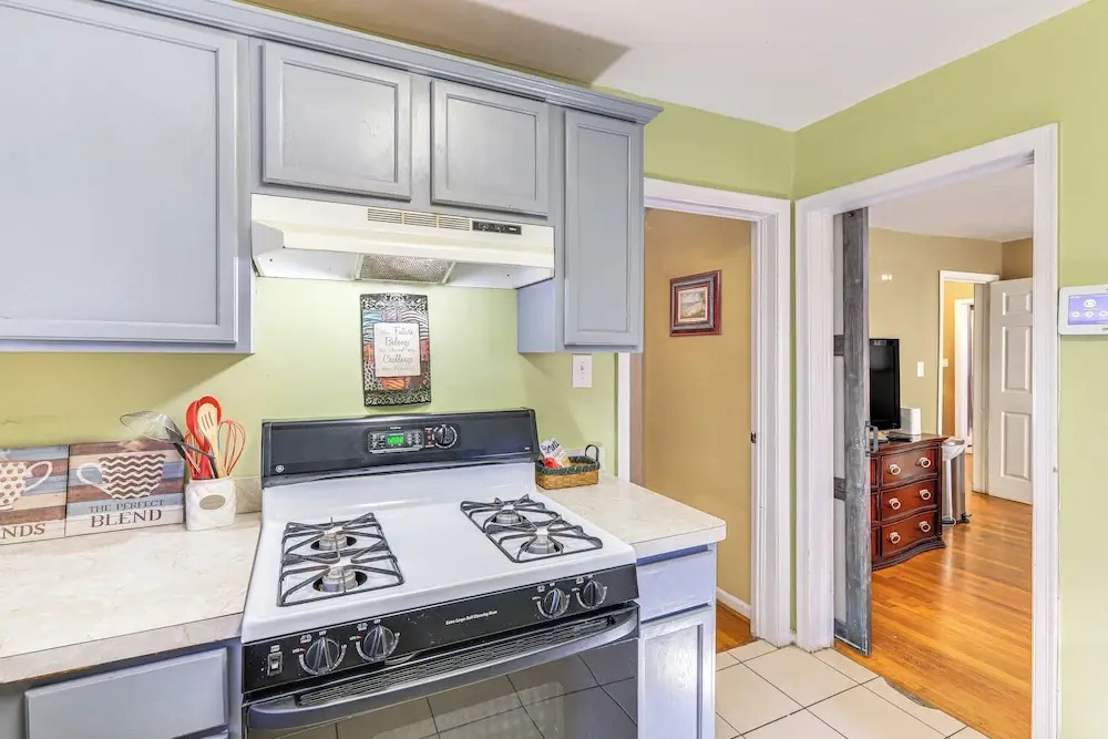 5 Mi to Dtwn Atl! Family Home w/ Veranda & Yard