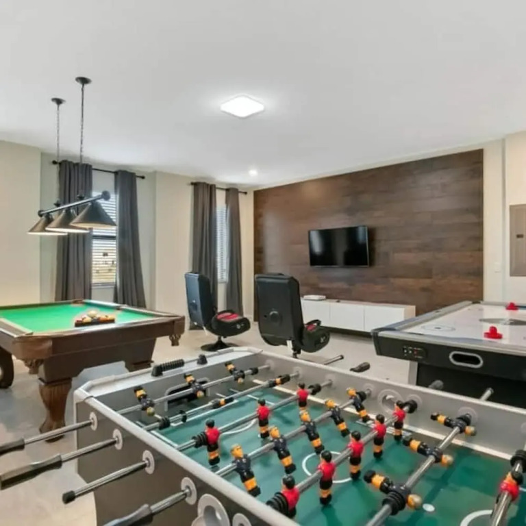 2901 Amazing 8BD Cinema and Game Room