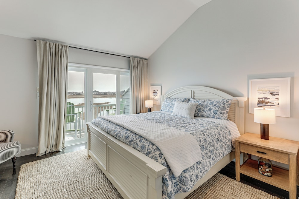 1 Mi to Fenwick Island SP: Condo w/ Boat Dock!