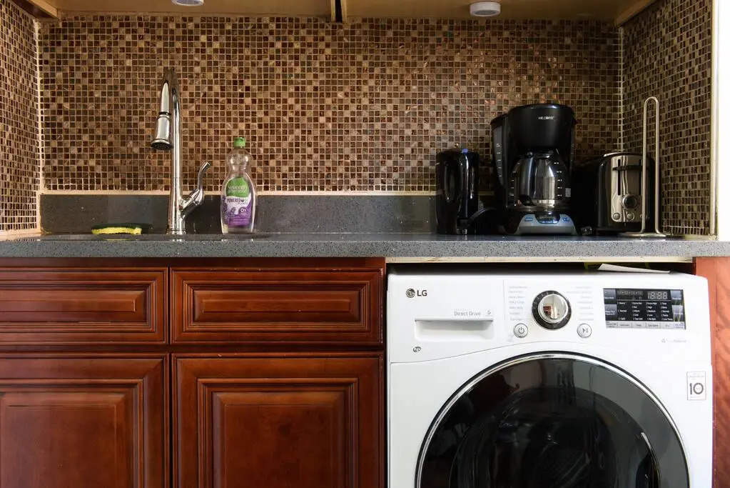 1571-5n 2Br Prime Upper East Central Park 10 Min