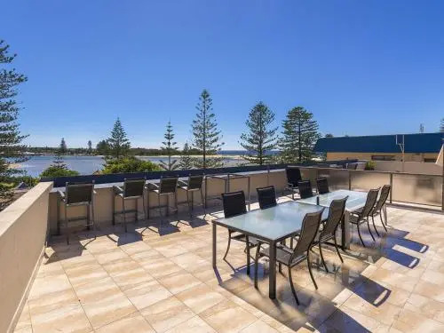 Lakeshore Apartments - Unit 5