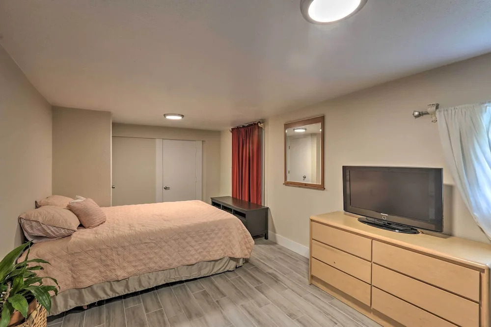 Trendy Denver Getaway ~ 4 Mi to Downtown!
