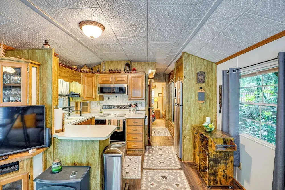 Hike, Swim, Ski & More: Pet-friendly Newland Home!
