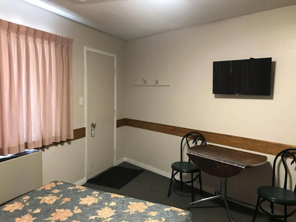 Yellow Quill Motel
