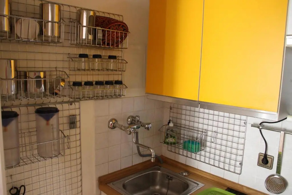 GUESTHOUSE48