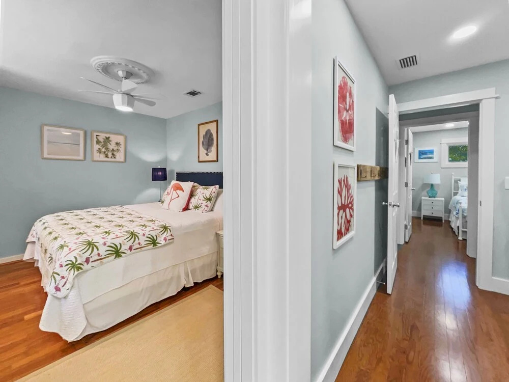 Breakers Plus Carriage House 4 Bedroom Home by RedAwning