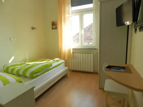 Hostel Sonce
