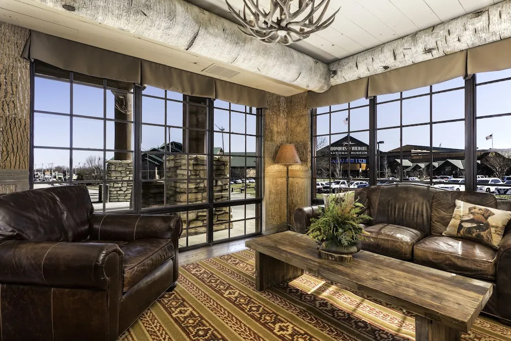 Bass Pro Shops Anglers Lodge
