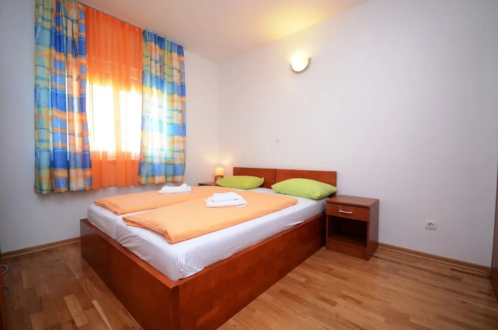 A2 - apt With 2 Balconies, 5 min Walking to Beach
