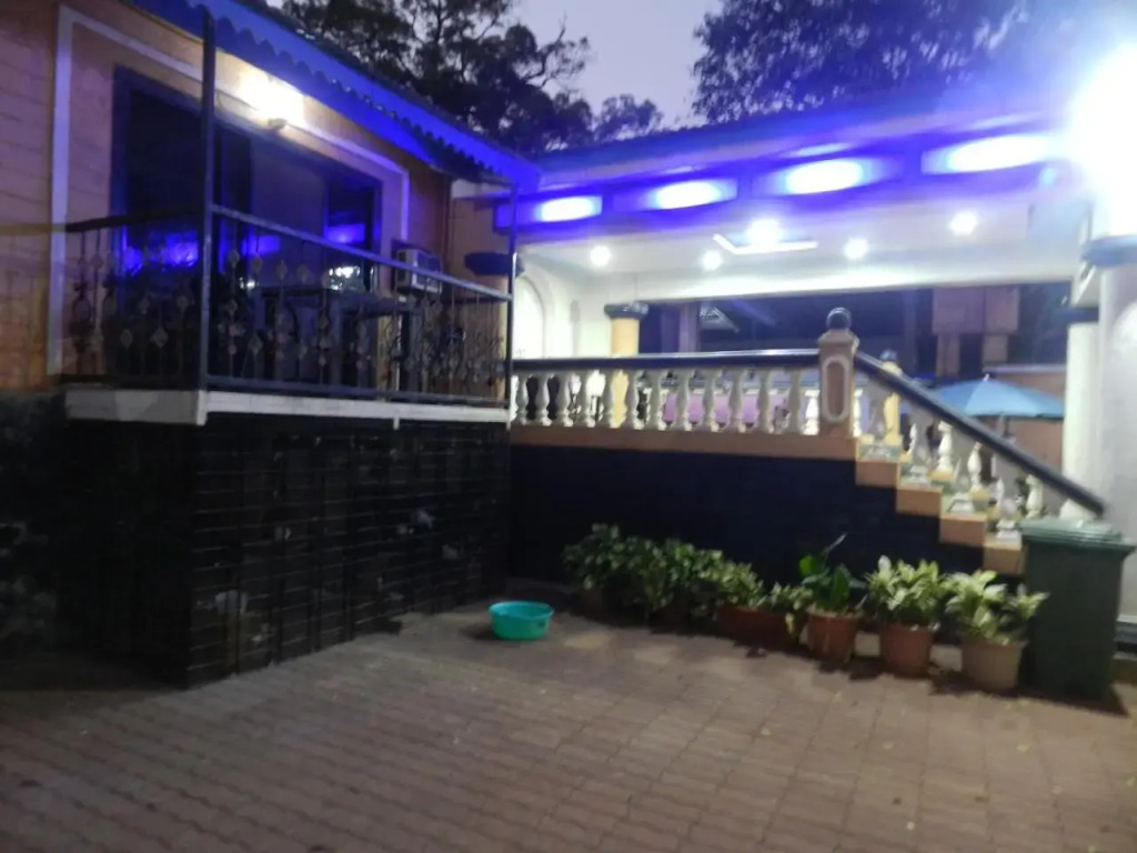 Royal Hotel