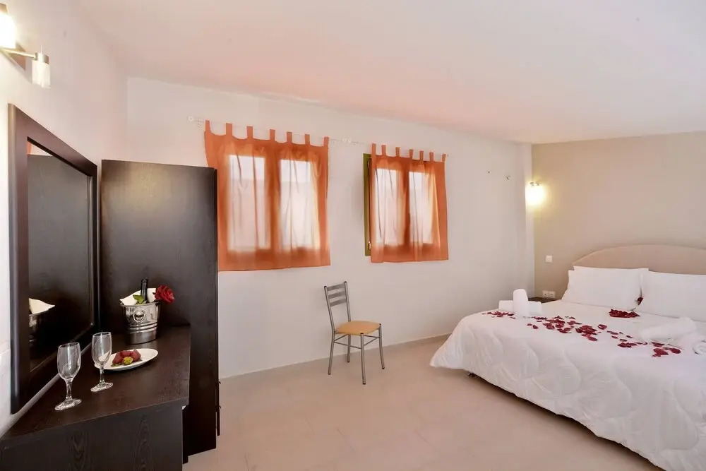 Likithos Hotel