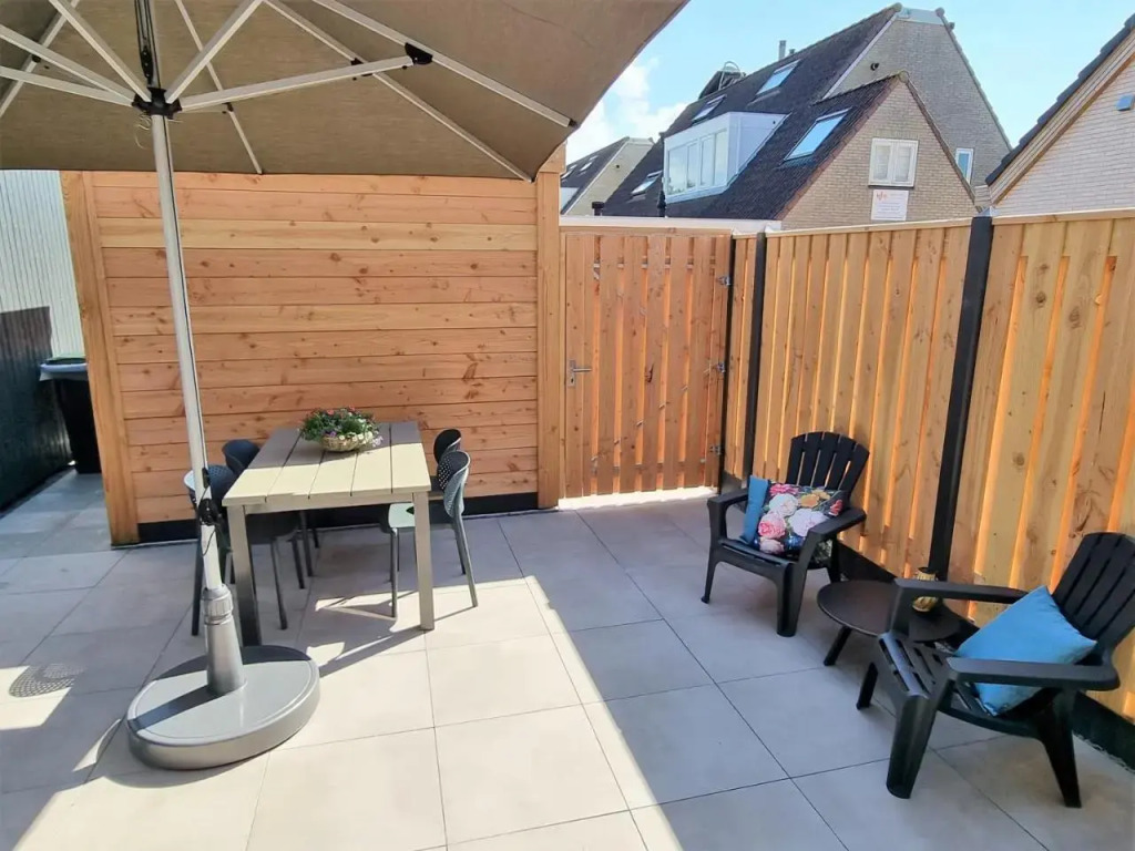 DJV86 NEW Modern holiday home in central location