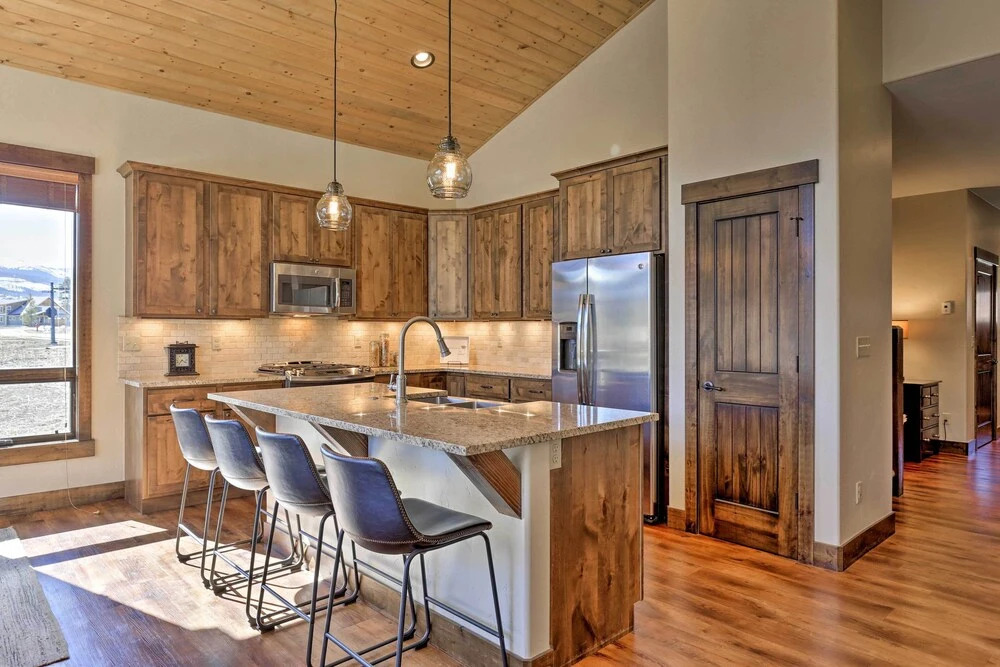 Mtn-view Fraser Home w/ Hot Tub - Near Skiing!