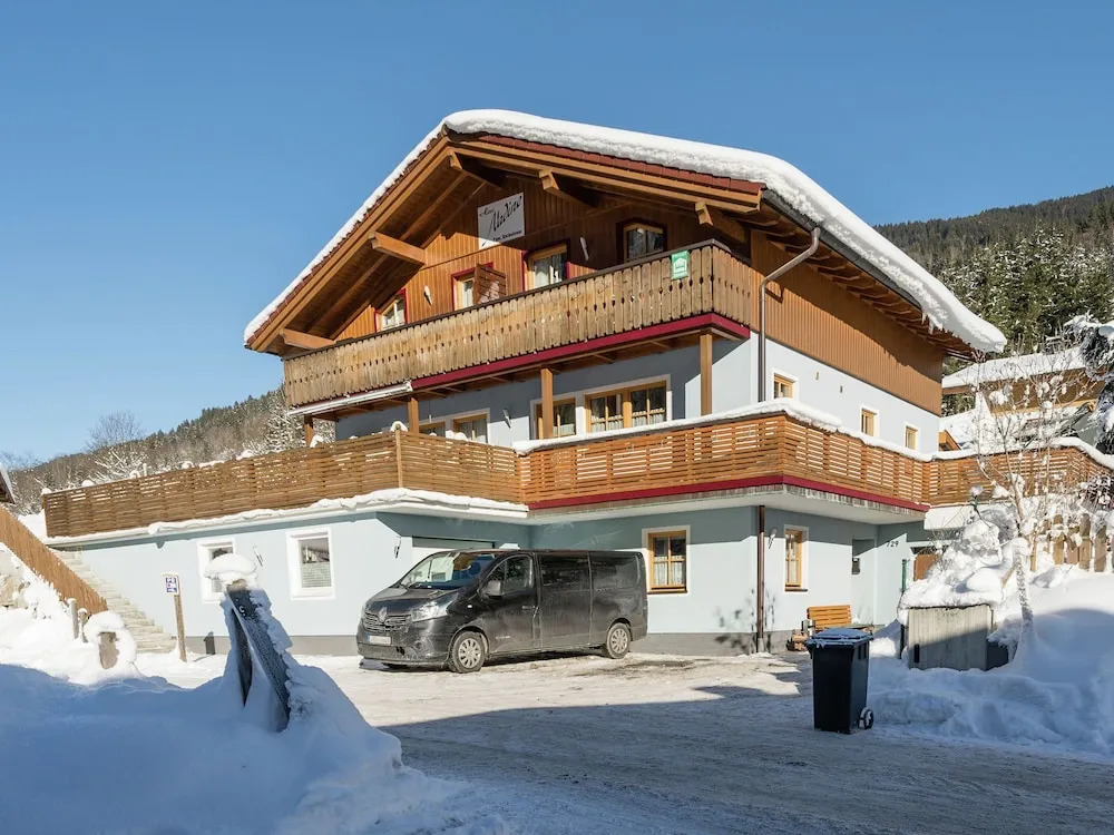 Cozy Apartment in Saalbach-Hinterglemm near Ski Area
