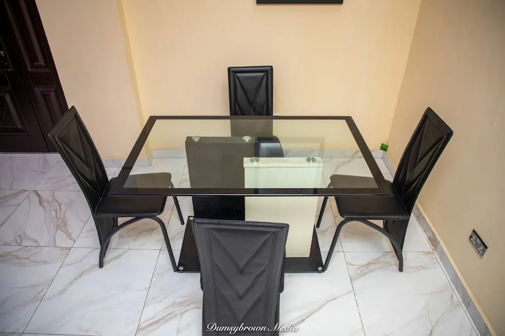 Washington Court - Deluxe One Bedroom Apartment