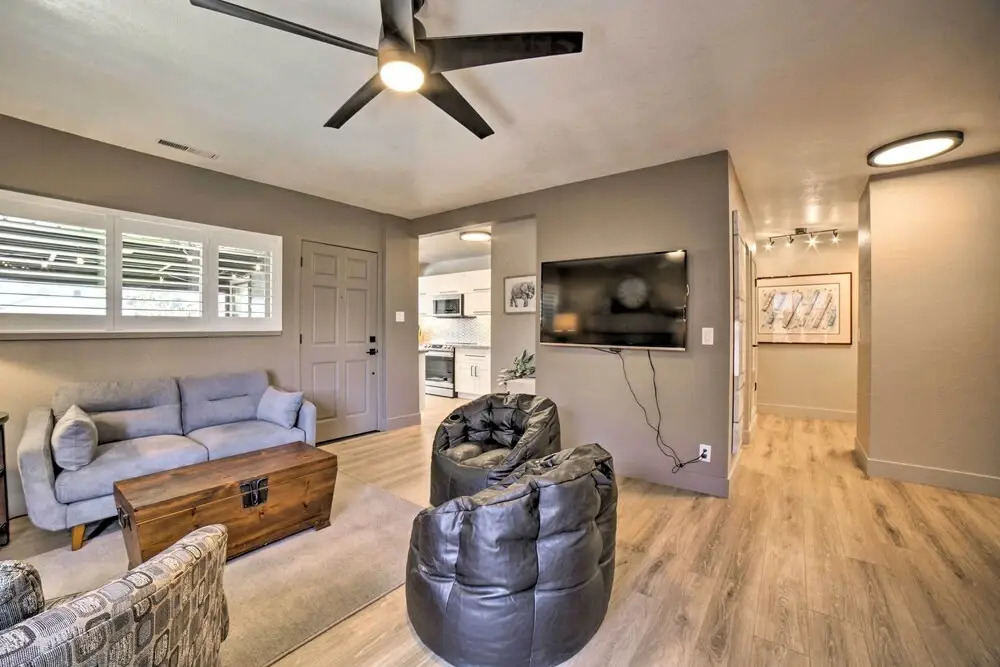 Modern Reno Abode Near Parks & Midtown!