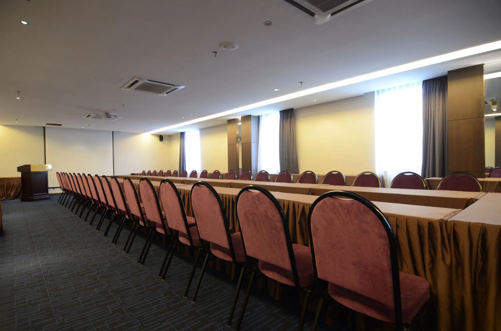 The Leverage Business hotel
