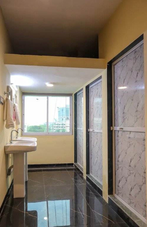 Hotel O Golden Suites