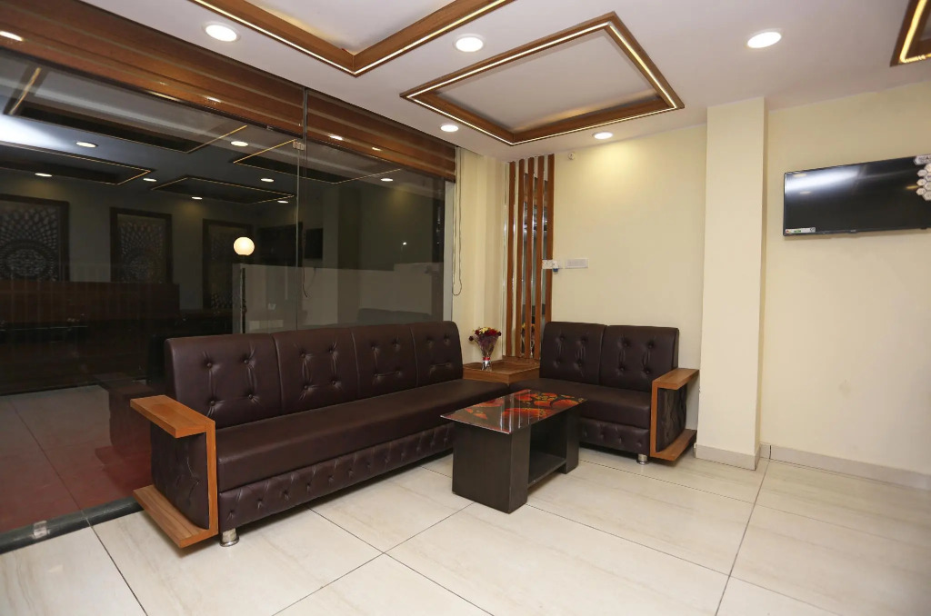 OYO 22476 Saanvi Paradise