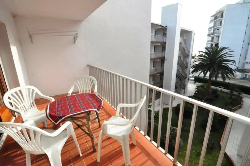 La Solana Apartments