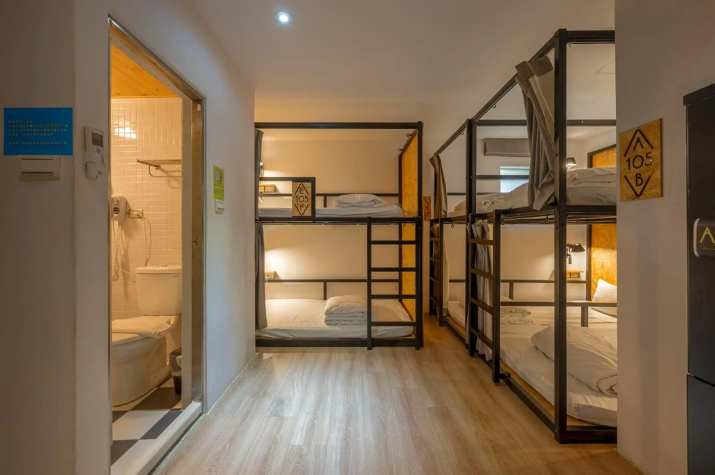 Light Hostel