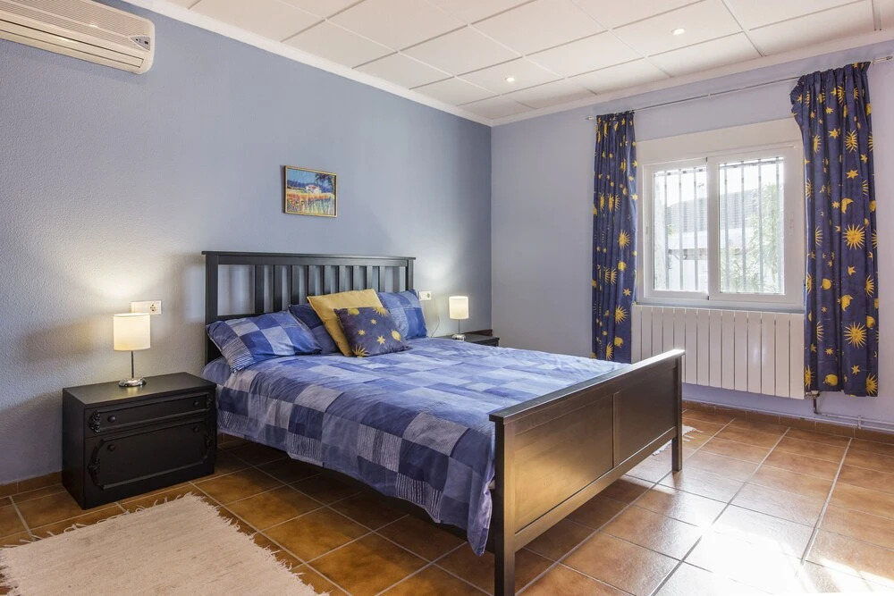 Remarkable 5-bed Villa in Fortuna